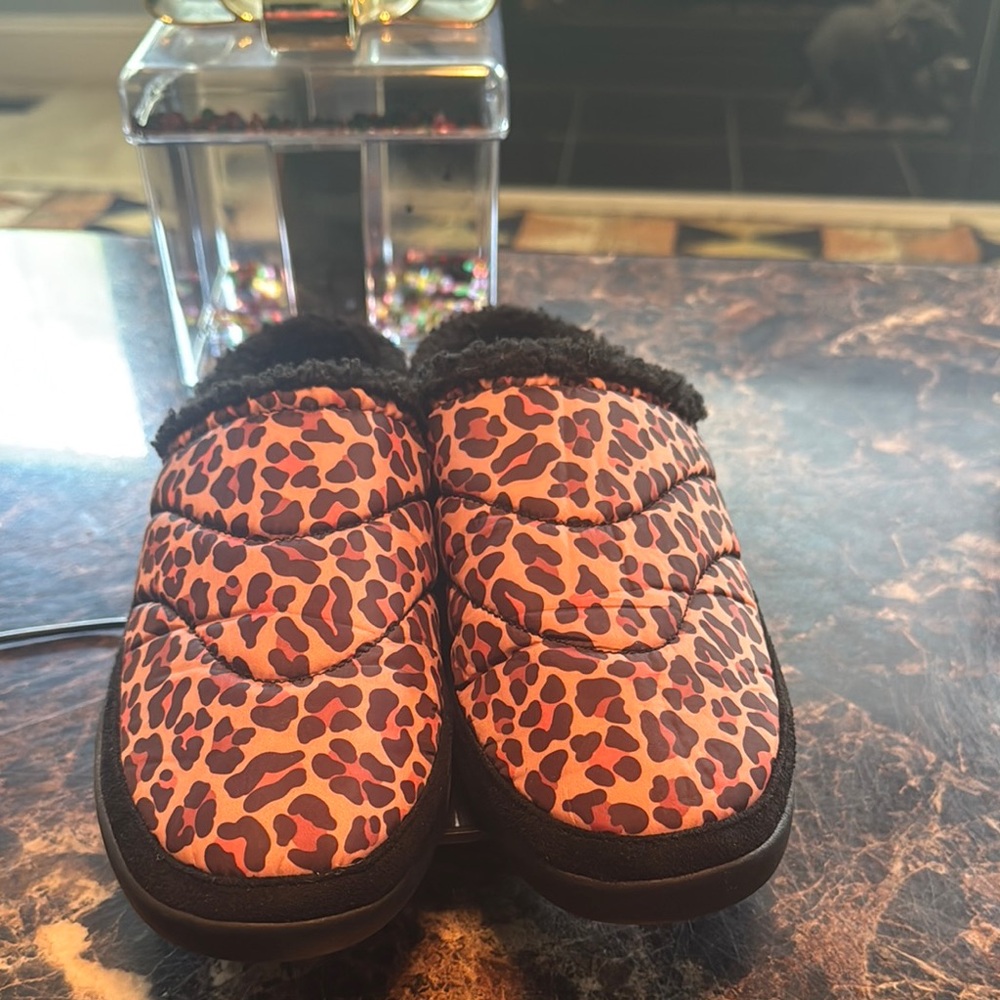 Toms Sage Tan Classic Leopard Matte Woven Slippers Women’s Size 9 - Picture 6 of 11